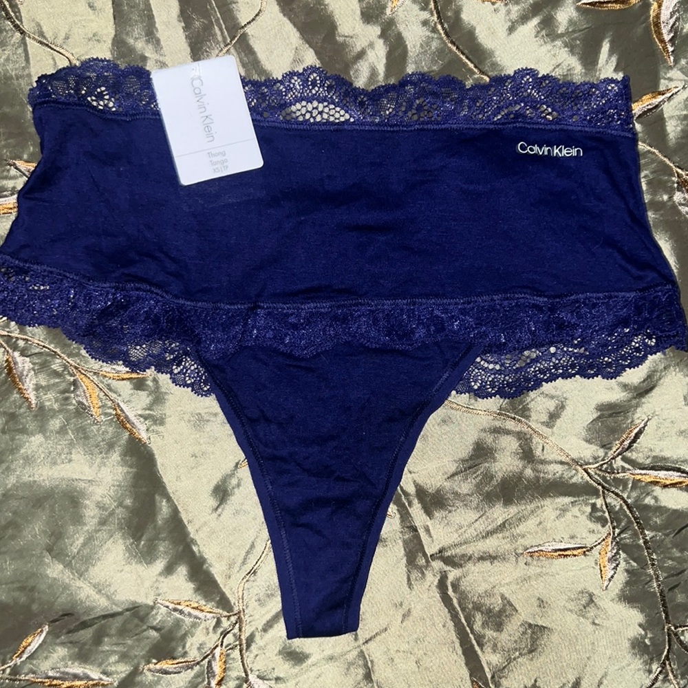 Women’s Calvin Klein Thong, Size XS